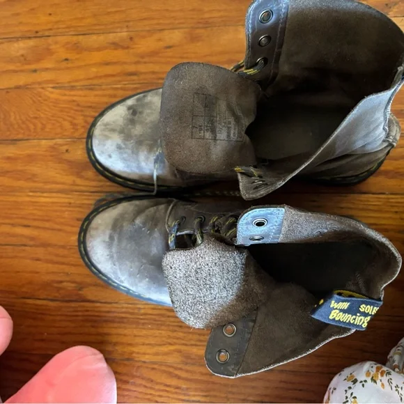 Dr. Marten size 9 women BROWN BOOTS - Picture 7 of 7